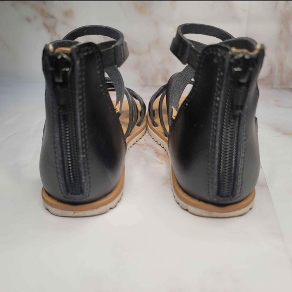 Girls gladiator sandals (both pairs) - Picture 9 of 10